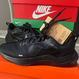 Nike Men's Black Athletic Sneakers